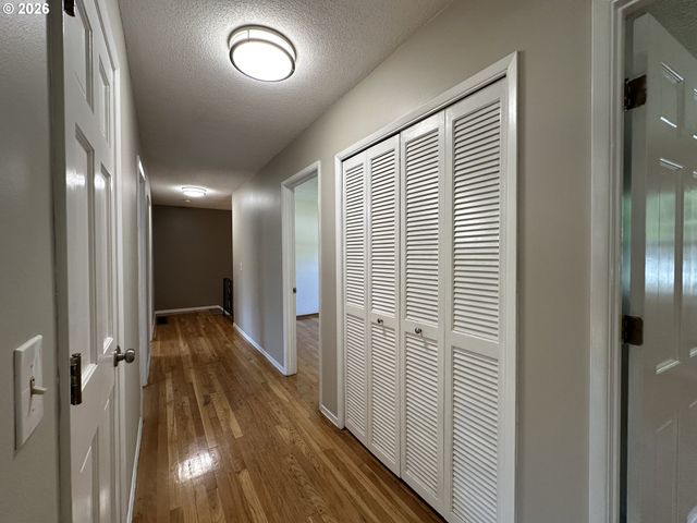 7670 Sw DANIELLE Ave, Beaverton, OR 97008