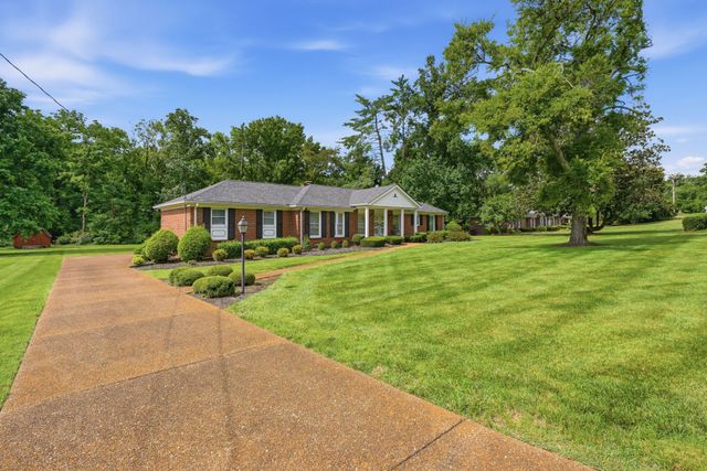 481 Broadwell Dr, Nashville, TN 37220
