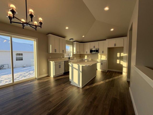 11 Wisteria CORNER, Fond Du Lac, WI 54935