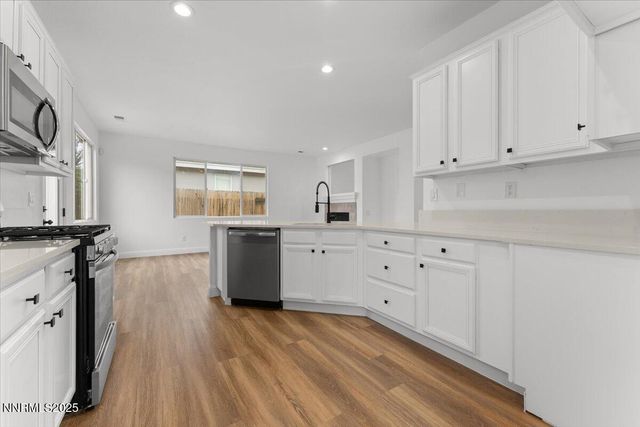 10482 Summershade Lane, Reno, NV 89521