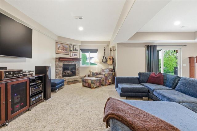 1465 ABERCORN Drive, Council Bluffs, IA 51503