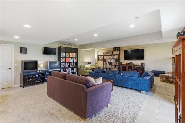1465 ABERCORN Drive, Council Bluffs, IA 51503