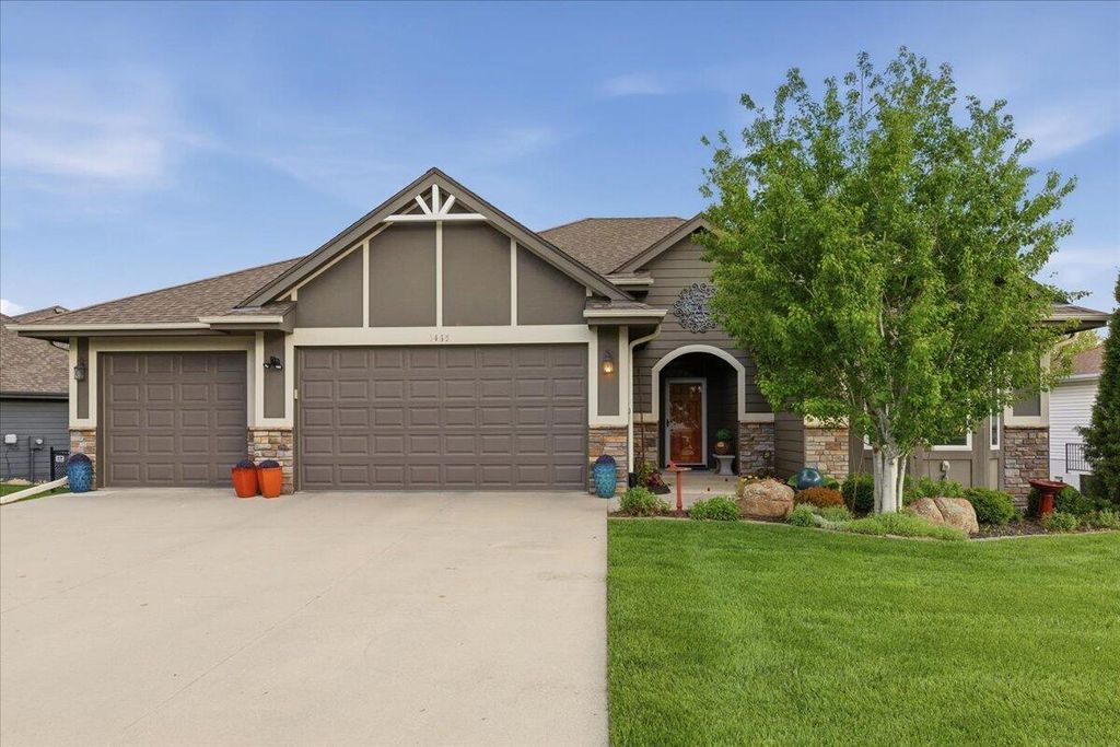 1465 ABERCORN Drive, Council Bluffs, IA 51503