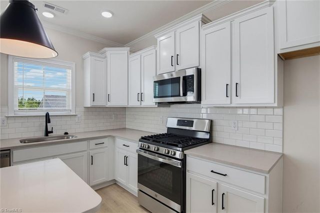 1403 Prospect Hill Street, Kernersville, NC 27284