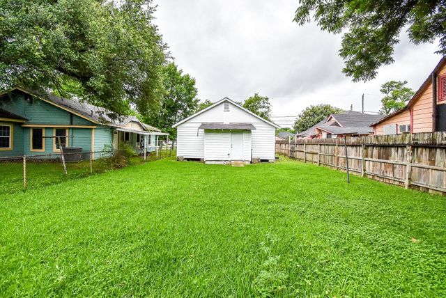 4021 Eddie Street, Houston, TX 77026
