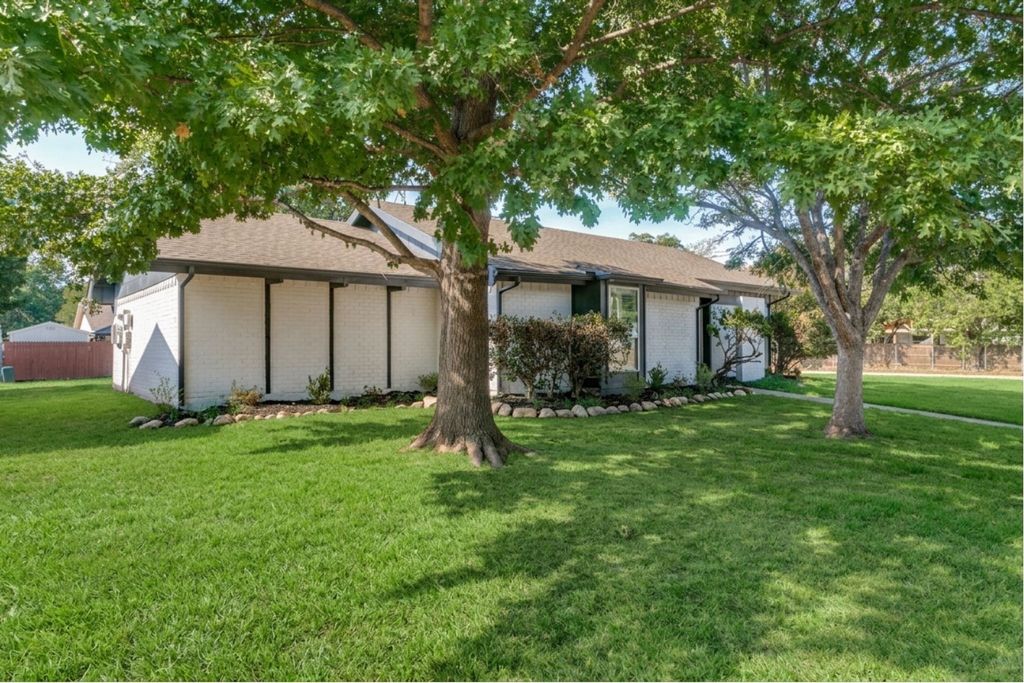 1742 Marblehead Drive, Lewisville, TX 75067 — exterior