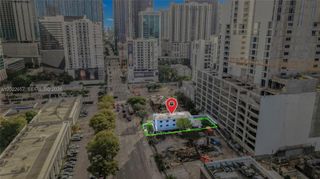 232 SW 8th St, Miami, FL 33130