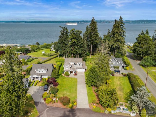 22188 Star Fish Place NE, Kingston, WA 98346
