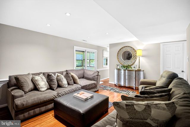 2 MERRY DELL DR, Churchville, PA 18966