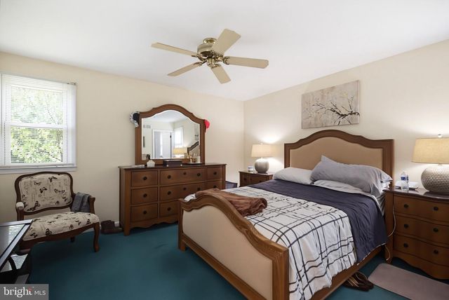 2 MERRY DELL DR, Churchville, PA 18966