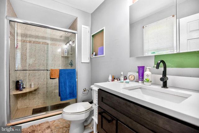 2 MERRY DELL DR, Churchville, PA 18966