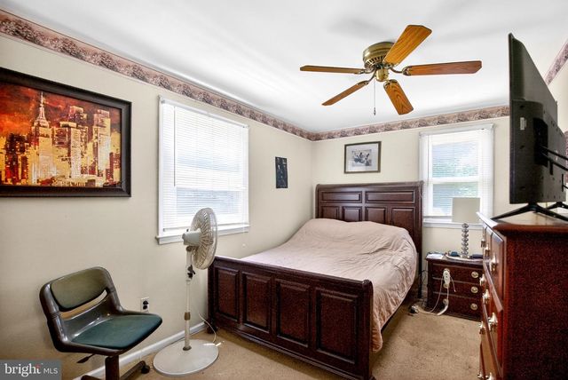 2 MERRY DELL DR, Churchville, PA 18966