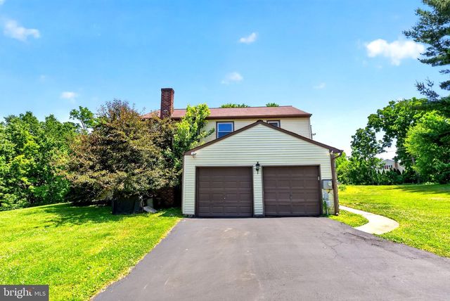 2 MERRY DELL DR, Churchville, PA 18966