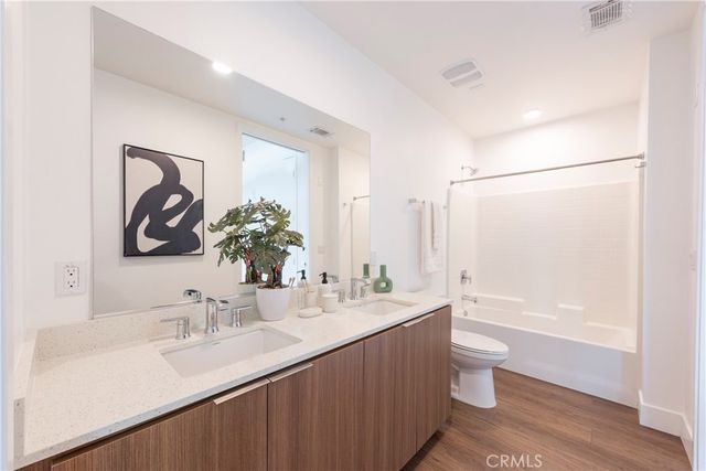 709 E Walnut Street 420, Pasadena, CA 91101