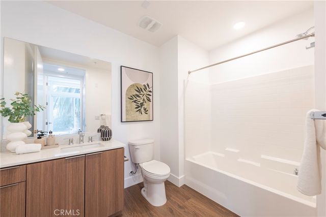 709 E Walnut Street 420, Pasadena, CA 91101