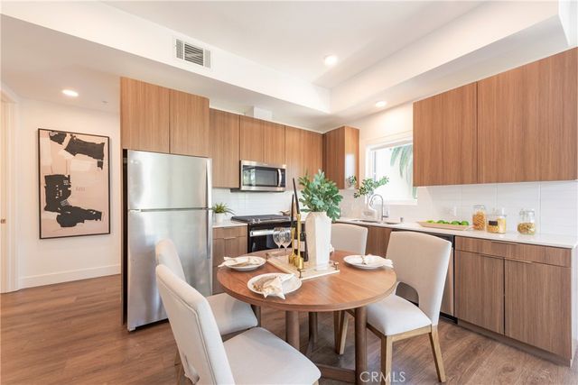 709 E Walnut Street 420, Pasadena, CA 91101