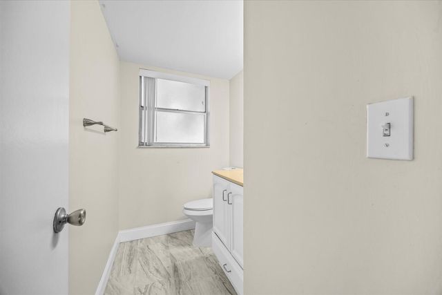 130 Lake Dora Drive, West Palm Beach, FL 33411