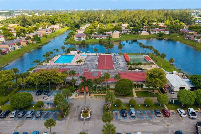 130 Lake Dora Drive, West Palm Beach, FL 33411