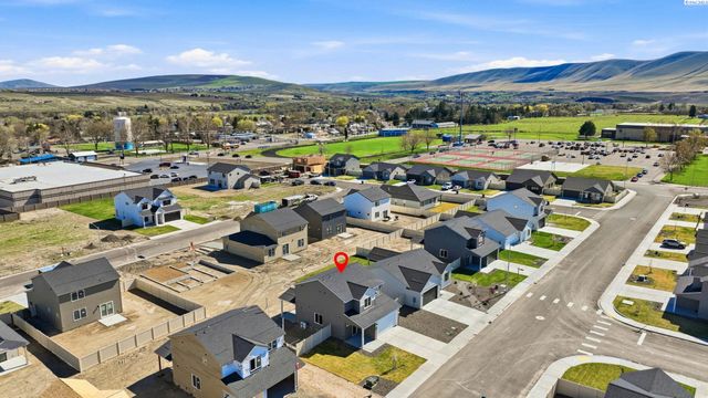 1208 18th St, Benton City, WA 99320