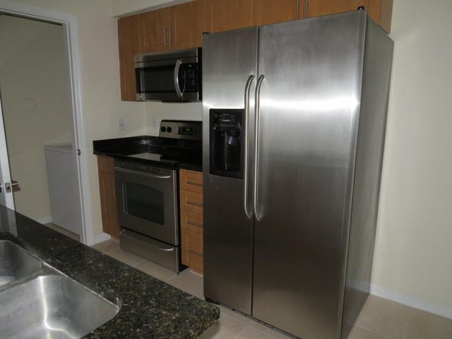 6559 Emerald Dunes Drive 106, West Palm Beach, FL 33411