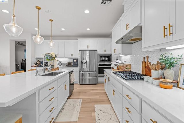 3143 Needham Ave, Lathrop, CA 95330