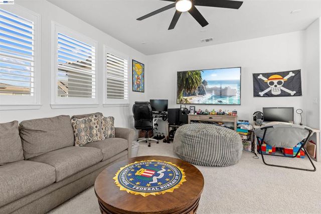 3143 Needham Ave, Lathrop, CA 95330