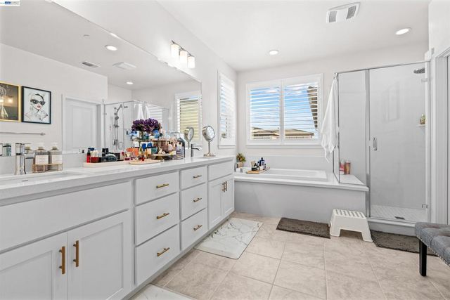 3143 Needham Ave, Lathrop, CA 95330