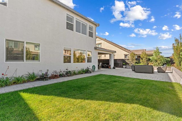 3143 Needham Ave, Lathrop, CA 95330