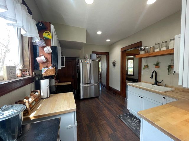 408 7th Street, Baraboo, WI 53913
