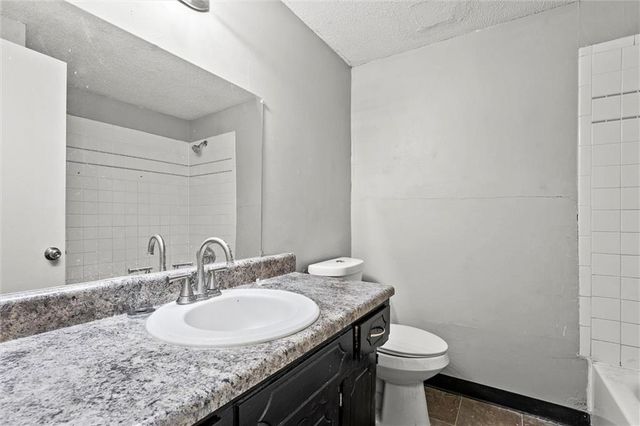 3801 NE Antioch Road, Kansas City, MO 64117