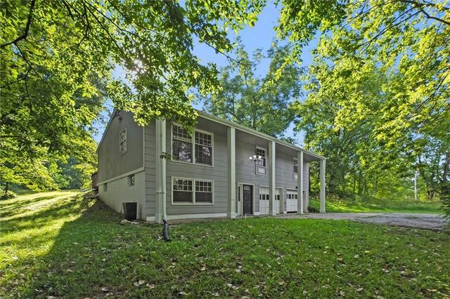 3801 NE Antioch Road, Kansas City, MO 64117