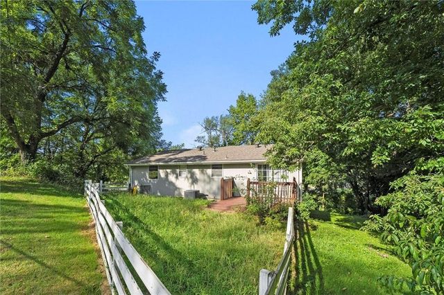 3801 NE Antioch Road, Kansas City, MO 64117