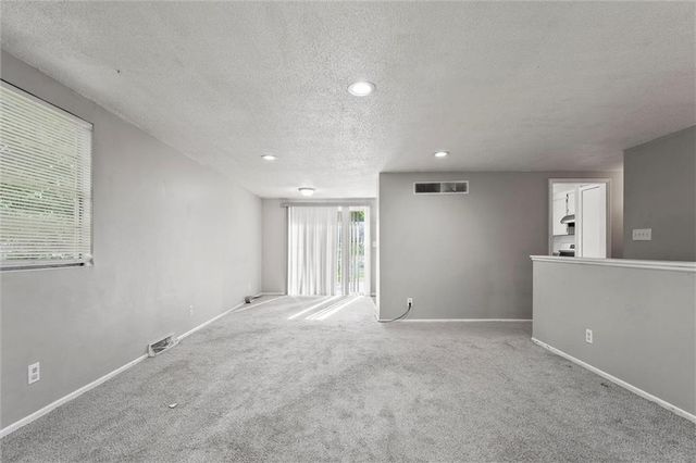 3801 NE Antioch Road, Kansas City, MO 64117