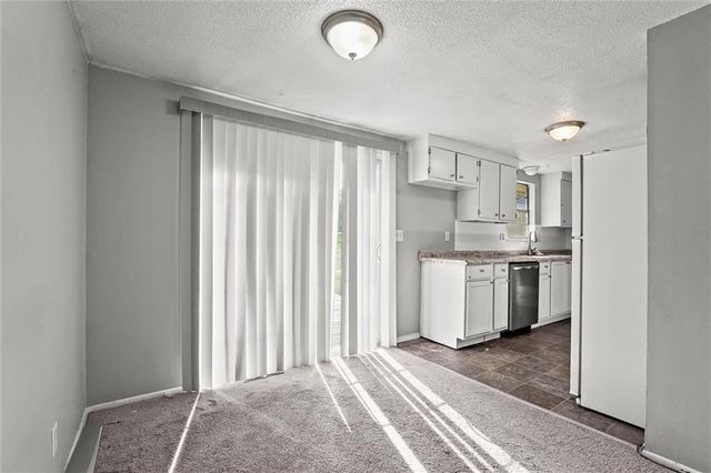 3801 NE Antioch Road, Kansas City, MO 64117