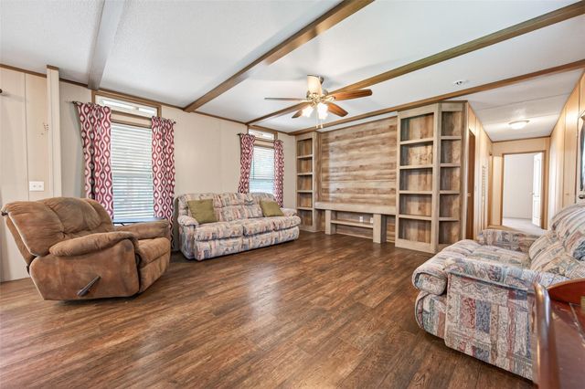 302 Phillip, Wharton, TX 77488