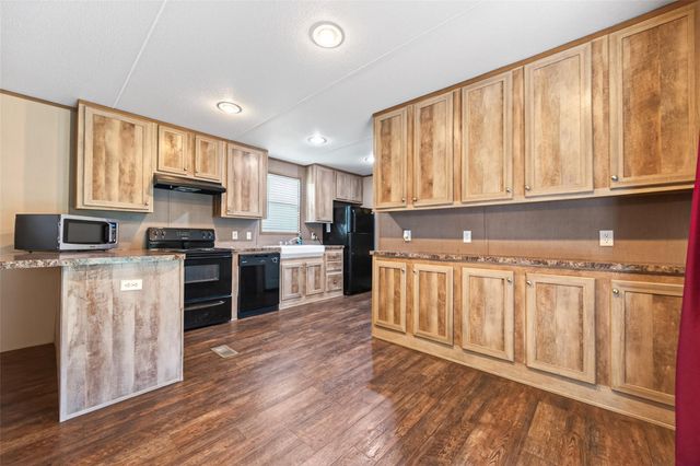 302 Phillip, Wharton, TX 77488