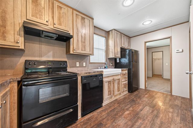 302 Phillip, Wharton, TX 77488