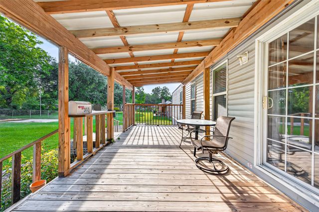 302 Phillip, Wharton, TX 77488