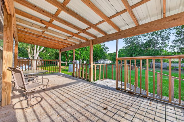 302 Phillip, Wharton, TX 77488