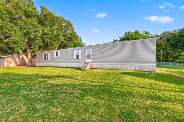 302 Phillip, Wharton, TX 77488