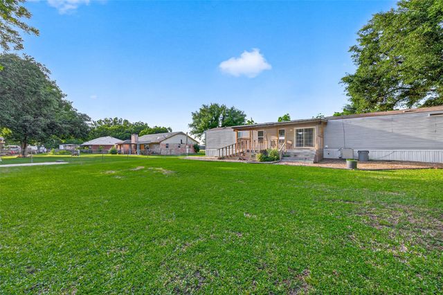 302 Phillip, Wharton, TX 77488