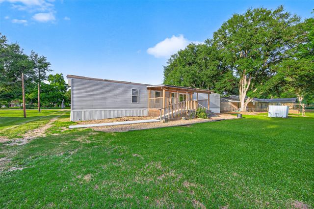 302 Phillip, Wharton, TX 77488