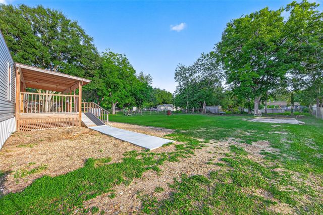 302 Phillip, Wharton, TX 77488