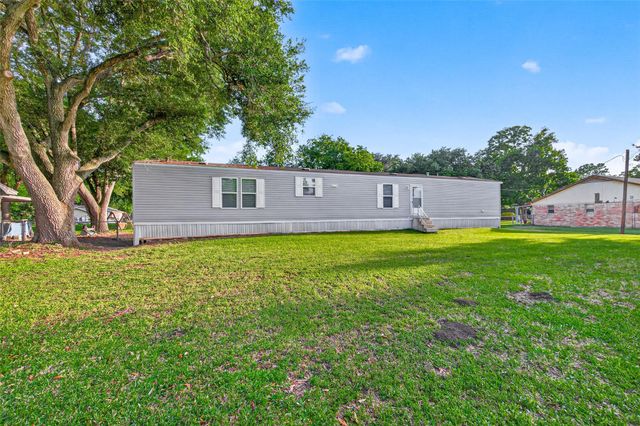 302 Phillip, Wharton, TX 77488