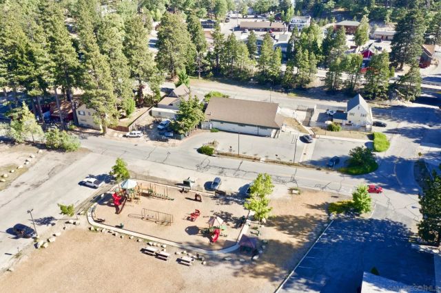 32065 Hunsaker way 12, Running Springs, CA 92382