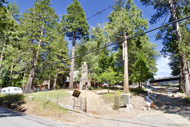 32065 Hunsaker way 12, Running Springs, CA 92382