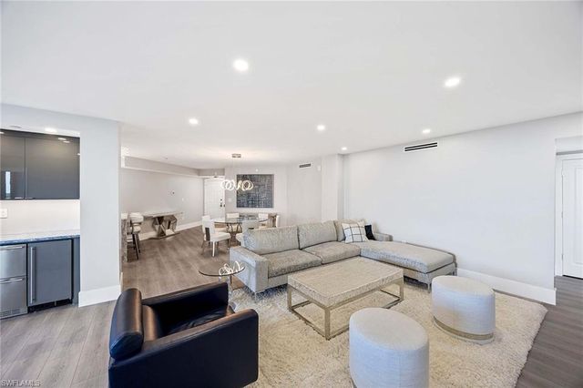 6075 Pelican Bay BLVD 605, Naples, FL 34108