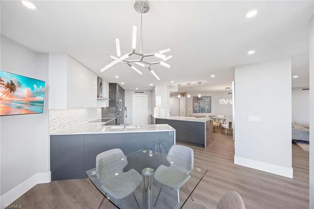 6075 Pelican Bay BLVD 605, Naples, FL 34108