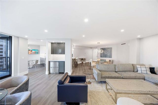 6075 Pelican Bay BLVD 605, Naples, FL 34108