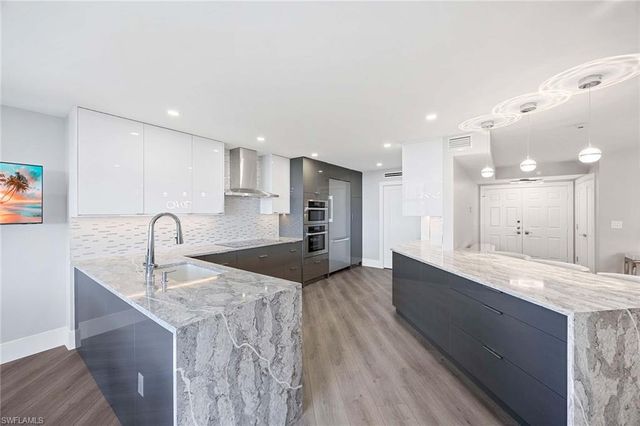 6075 Pelican Bay BLVD 605, Naples, FL 34108